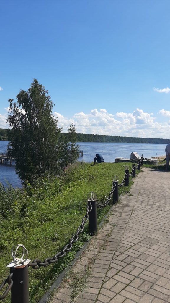 Общий вид площадки с видом на Неву в Невской Дубровке