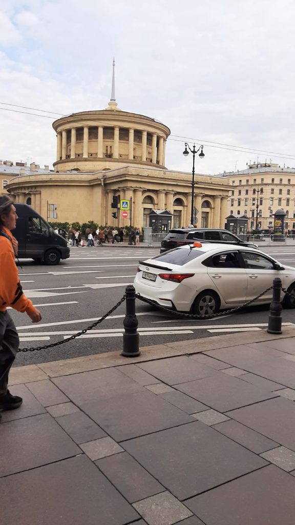 Станция метро на месте Знаменской церкви