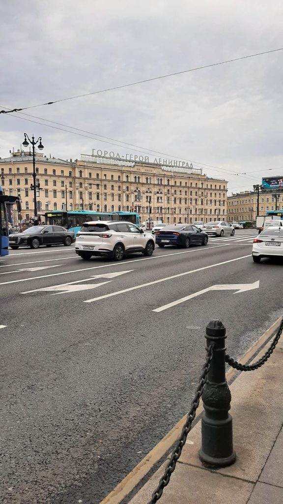 Здание гостиницы 