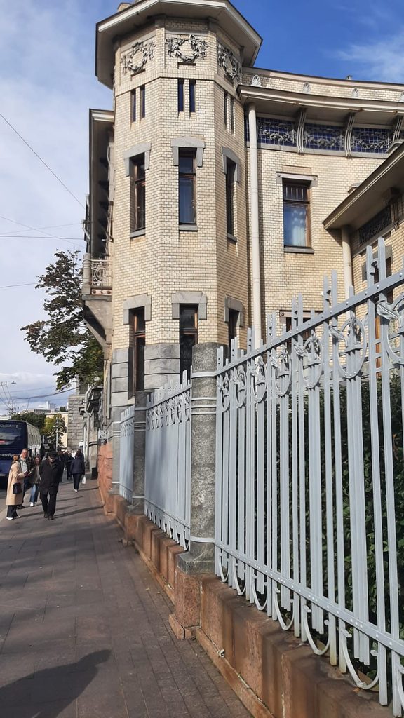 Вид сбоку на особняк Кшесинской